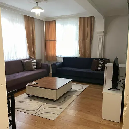 Apartment With Garden 9 Km From The Airport